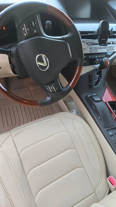2010 Lexus RX 3rd Gen - Image 2 of 10