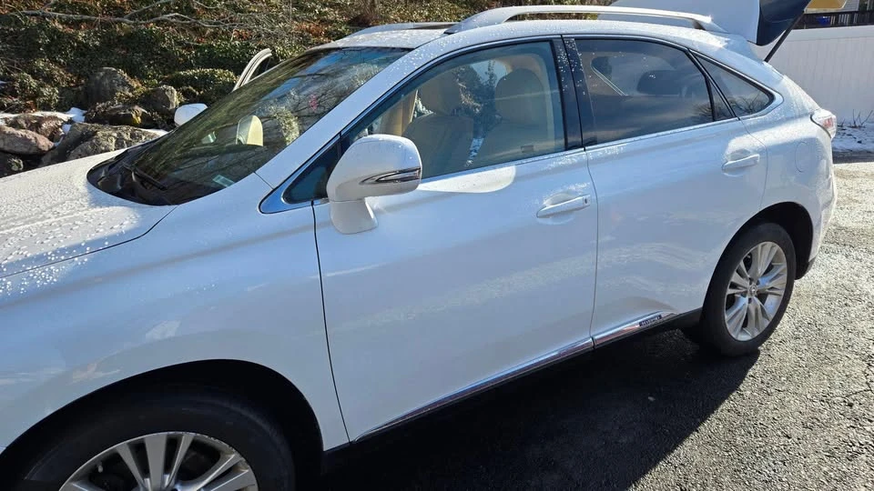 2010 Lexus RX 3rd Gen - Image 4 of 10