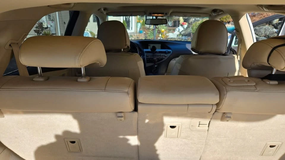 2010 Lexus RX 3rd Gen - Image 9 of 10