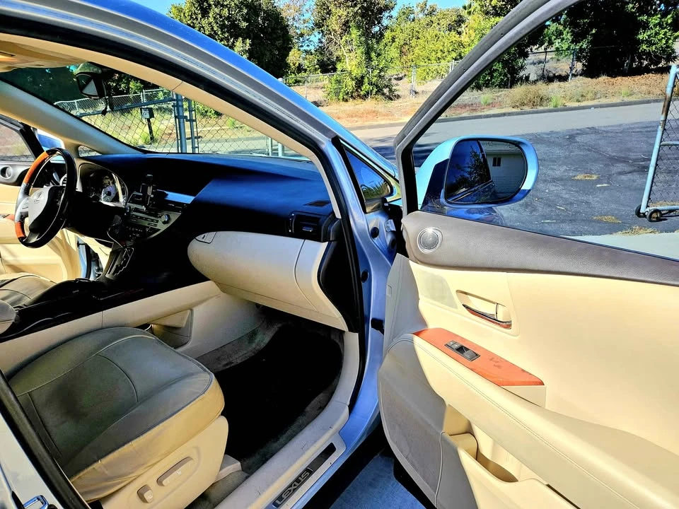2010 Lexus RX 3rd Gen - Image 8 of 13