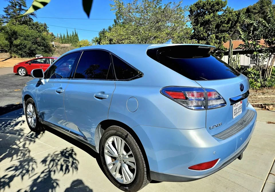 2010 Lexus RX 3rd Gen - Image 5 of 13