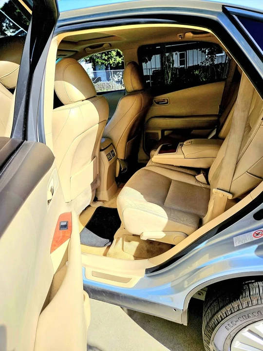 2010 Lexus RX 3rd Gen - Image 11 of 13