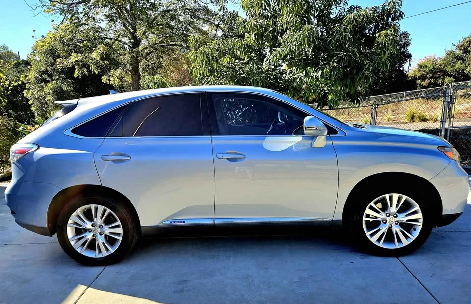 2010 Lexus RX 3rd Gen - Image 3 of 13