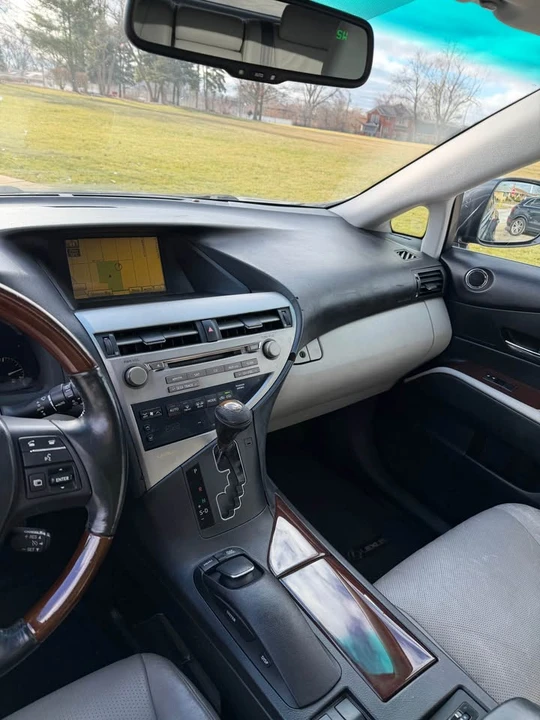 2010 Lexus RX 3rd Gen - Image 10 of 20