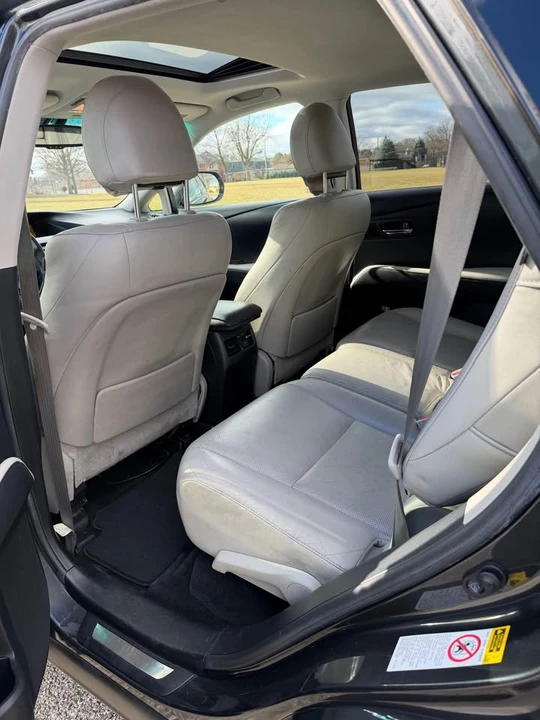 2010 Lexus RX 3rd Gen - Image 12 of 19
