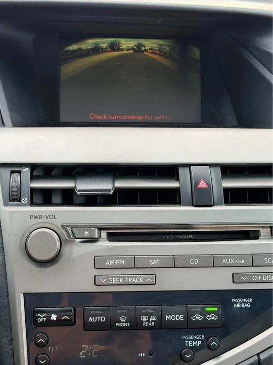 2010 Lexus RX 3rd Gen - Image 18 of 19