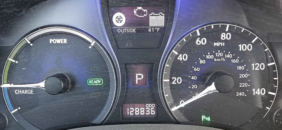 2010 Lexus RX 3rd Gen - Image 11 of 15