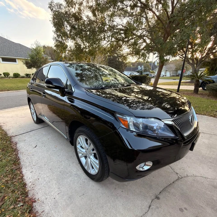 2010 Lexus RX 3rd Gen - Image 3 of 12
