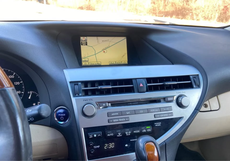 2010 Lexus RX 3rd Gen - Image 12 of 19
