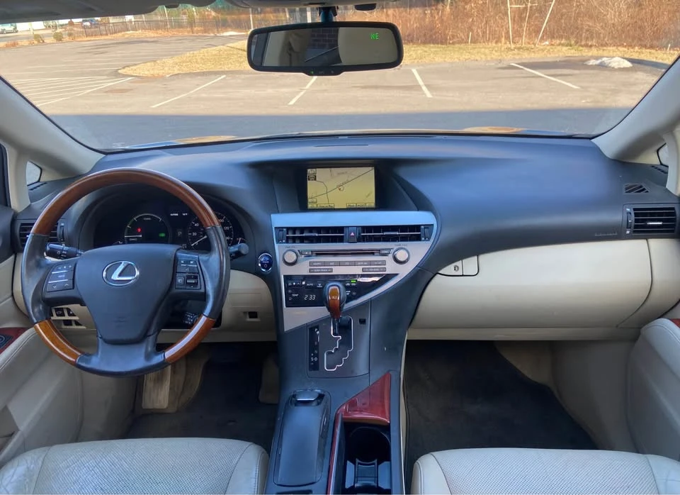 2010 Lexus RX 3rd Gen - Image 14 of 19