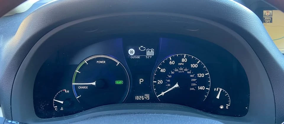 2010 Lexus RX 3rd Gen - Image 13 of 19