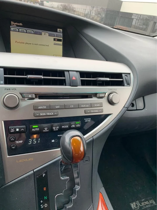 2010 Lexus RX 3rd Gen - Image 9 of 11