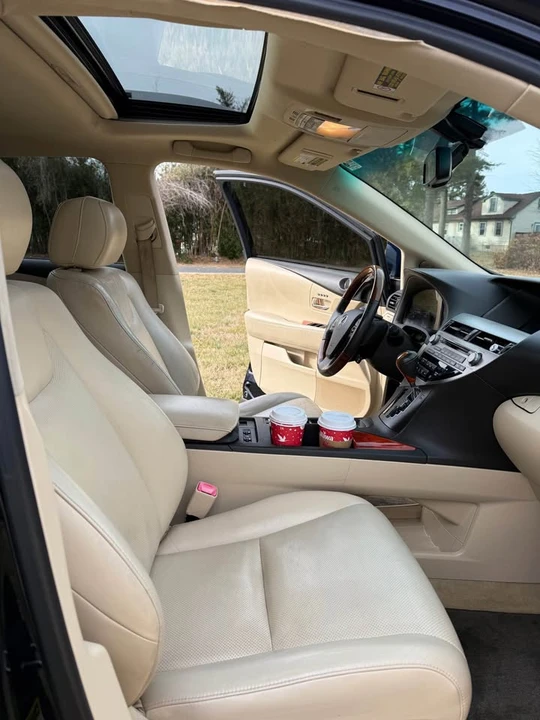 2010 Lexus RX 3rd Gen - Image 7 of 13