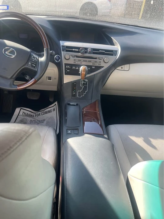 2010 Lexus RX 3rd Gen - Image 14 of 16