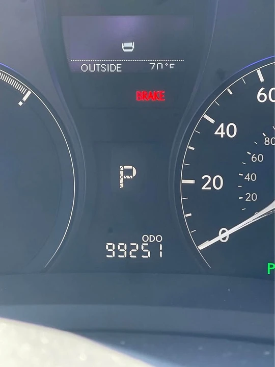 2010 Lexus RX 3rd Gen - Image 7 of 16