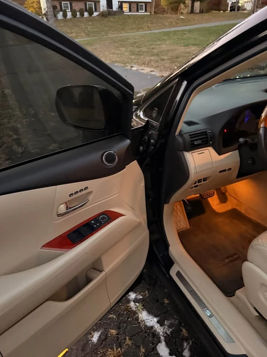 2010 Lexus RX 3rd Gen - Image 8 of 12