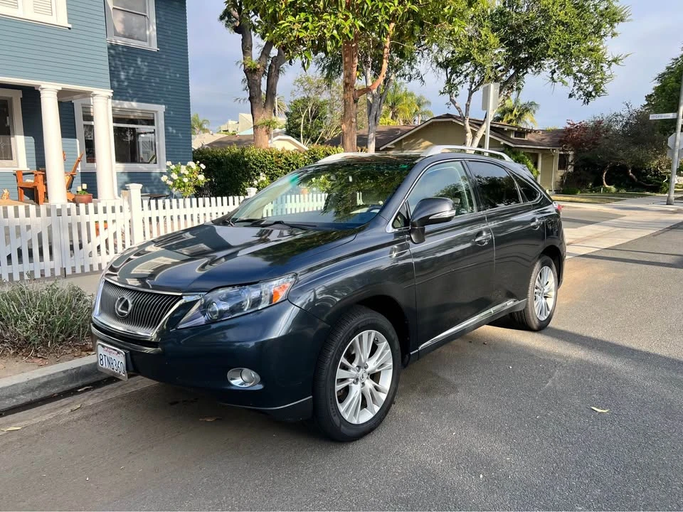 2010 Lexus RX 3rd Gen - Image 2 of 9