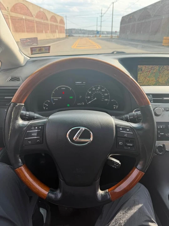 2010 Lexus RX 3rd Gen - Image 17 of 17