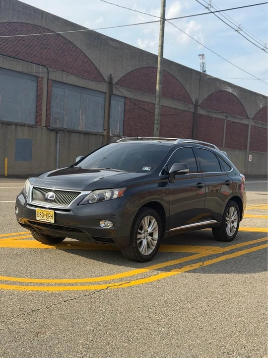 2010 Lexus RX 3rd Gen - Image 2 of 17