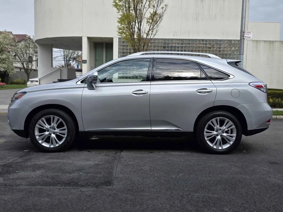 2010 Lexus RX 3rd Gen - Image 4 of 19