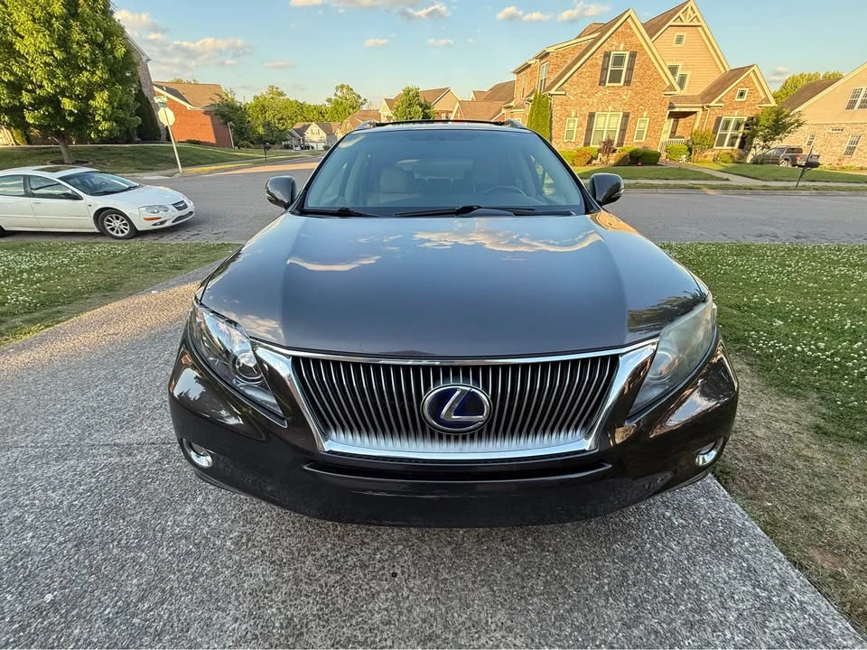 2010 Lexus RX 3rd Gen - Image 2 of 12