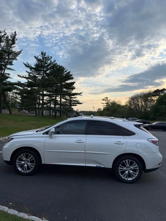 2010 Lexus RX 3rd Gen - Image 14 of 17