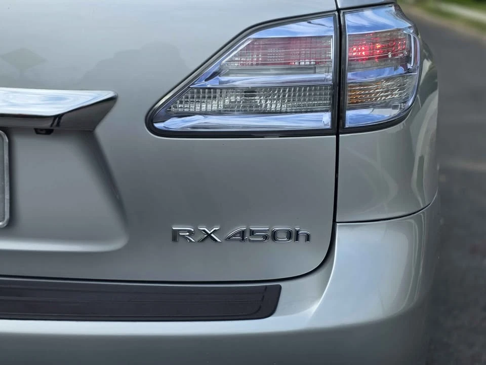 2010 Lexus RX 3rd Gen - Image 9 of 19