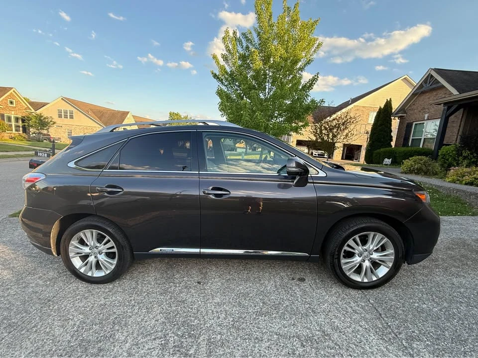 2010 Lexus RX 3rd Gen - Image 3 of 12