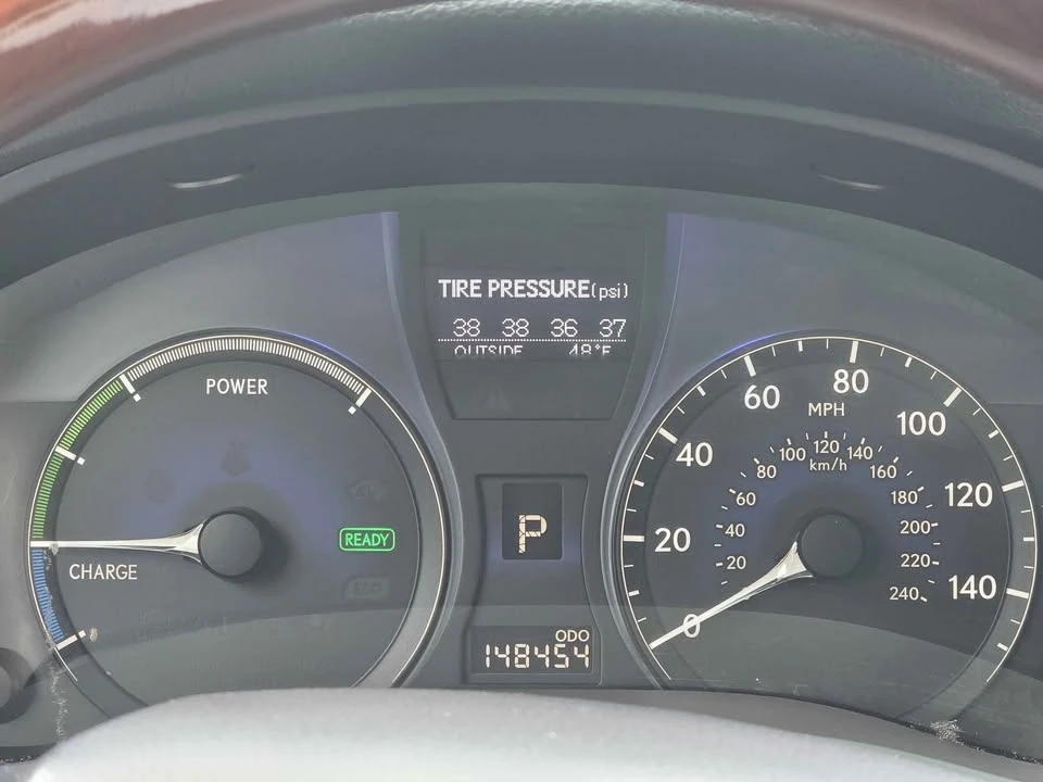 2010 Lexus RX 3rd Gen - Image 13 of 19