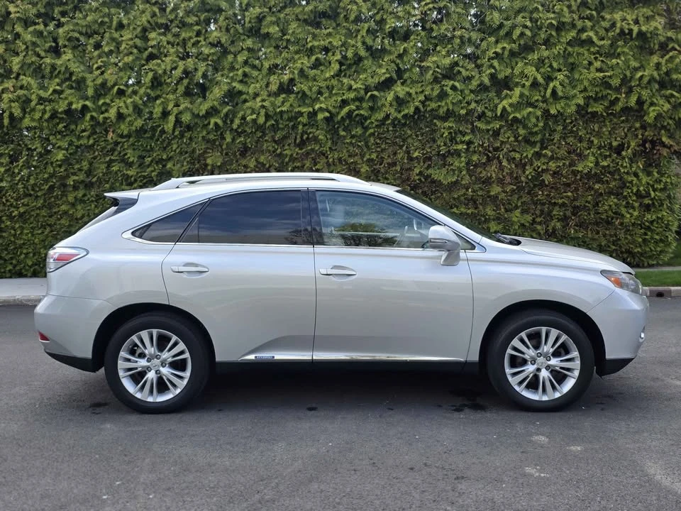 2010 Lexus RX 3rd Gen - Image 8 of 19