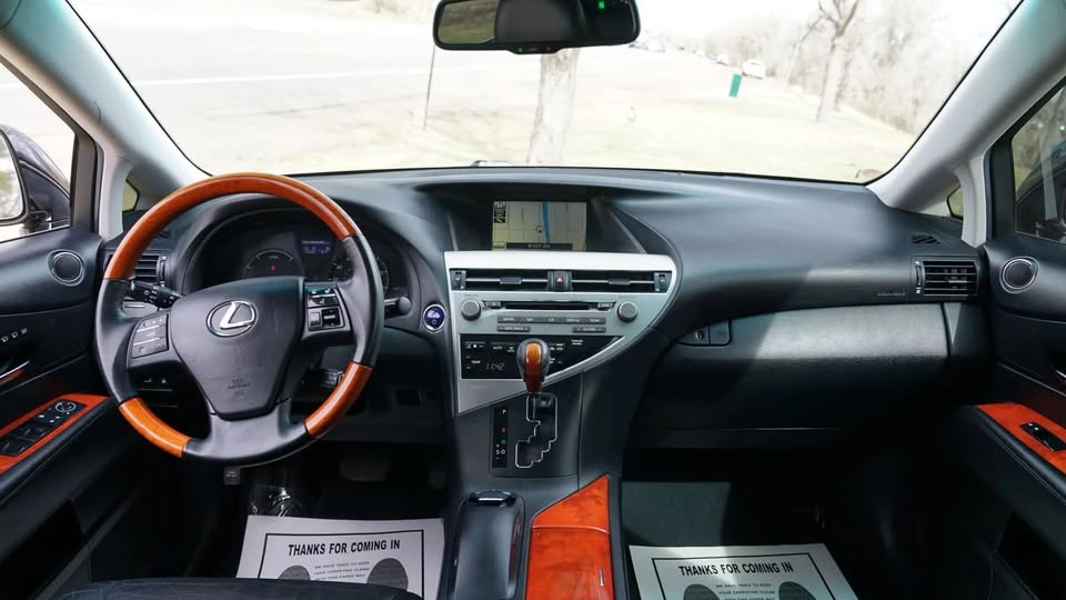 2010 Lexus RX 3rd Gen - Image 17 of 20