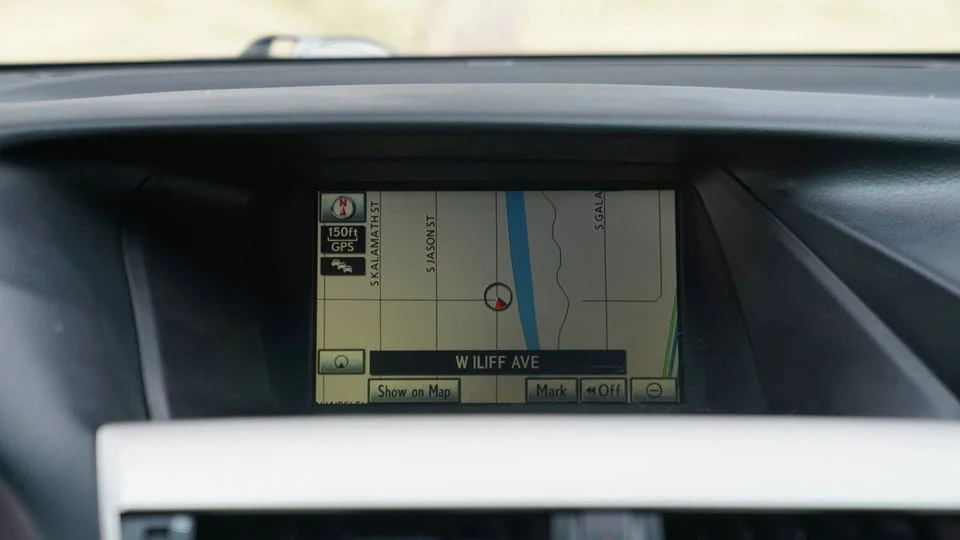 2010 Lexus RX 3rd Gen - Image 18 of 20