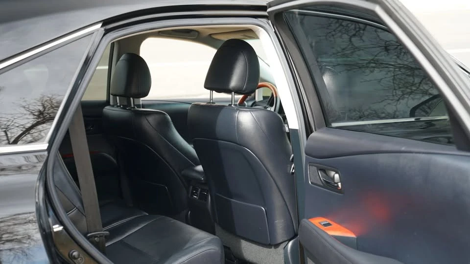 2010 Lexus RX 3rd Gen - Image 15 of 20