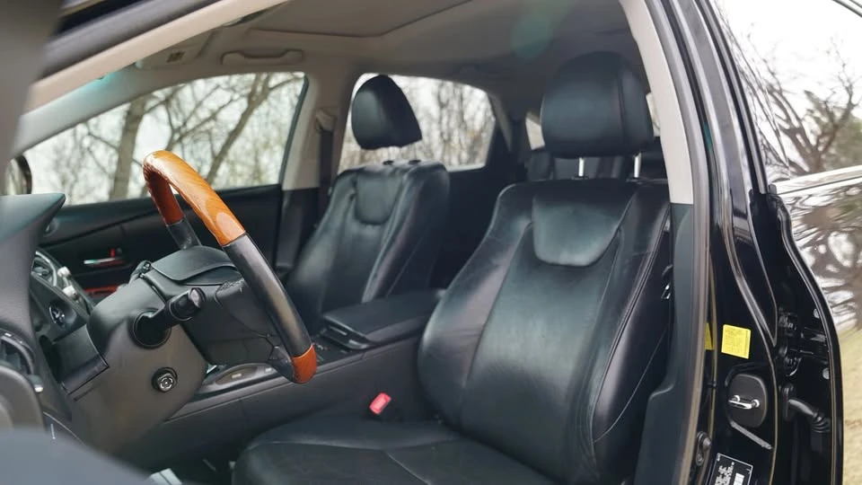 2010 Lexus RX 3rd Gen - Image 10 of 20