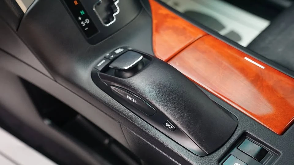2010 Lexus RX 3rd Gen - Image 13 of 20