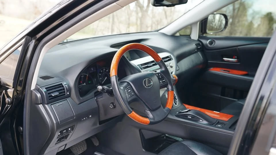 2010 Lexus RX 3rd Gen - Image 9 of 20