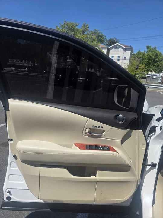 2010 Lexus RX 3rd Gen - Image 10 of 12