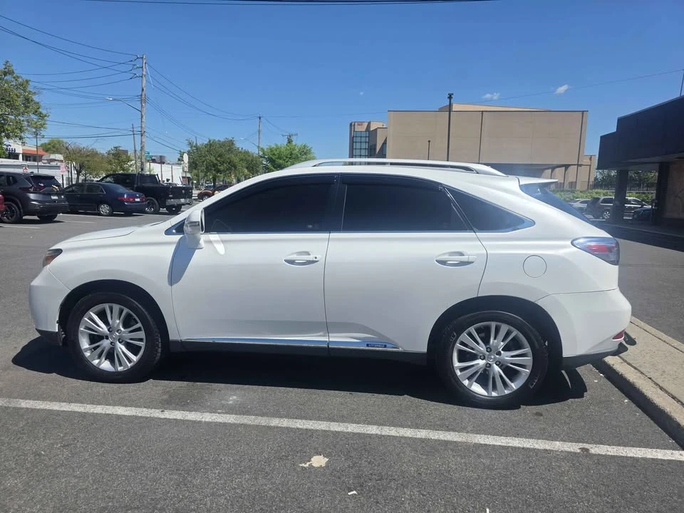 2010 Lexus RX 3rd Gen - Image 9 of 12
