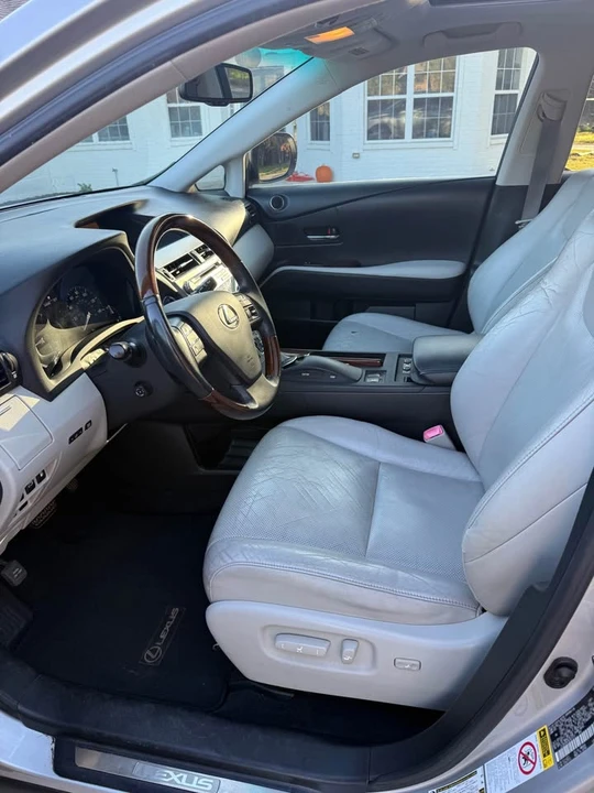 2010 Lexus RX 3rd Gen - Image 4 of 13