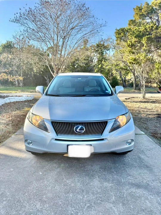 2010 Lexus RX 3rd Gen - Image 2 of 13