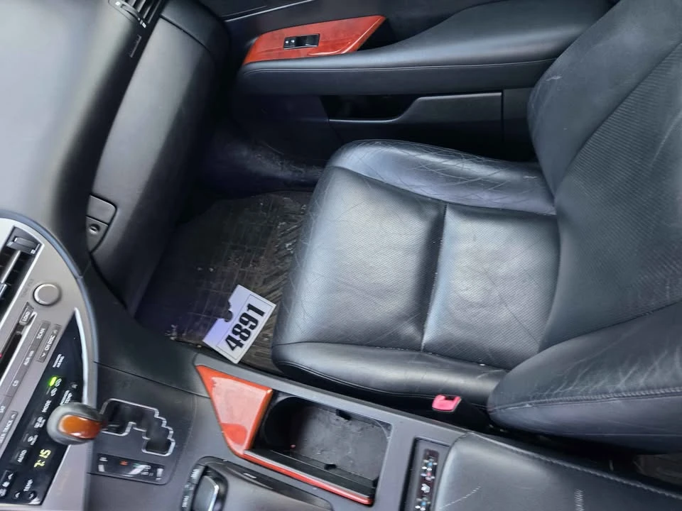 2010 Lexus RX 3rd Gen - Image 11 of 18
