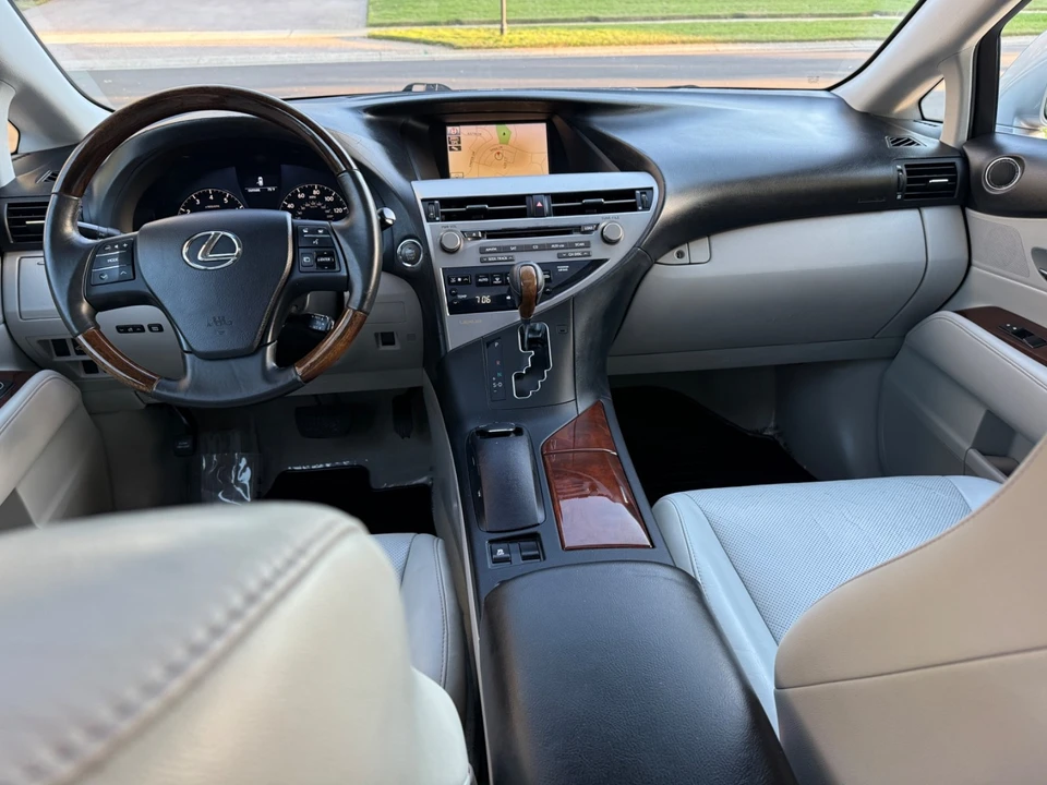 2010 Lexus RX 3rd Gen - Image 20 of 21