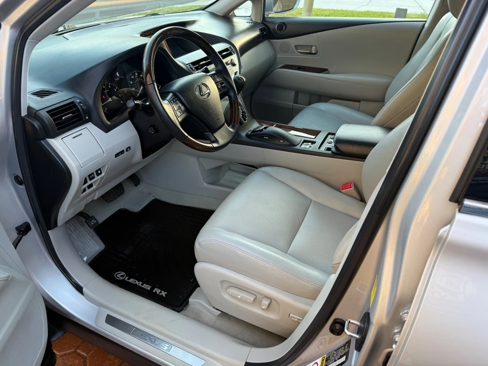 2010 Lexus RX 3rd Gen - Image 21 of 21