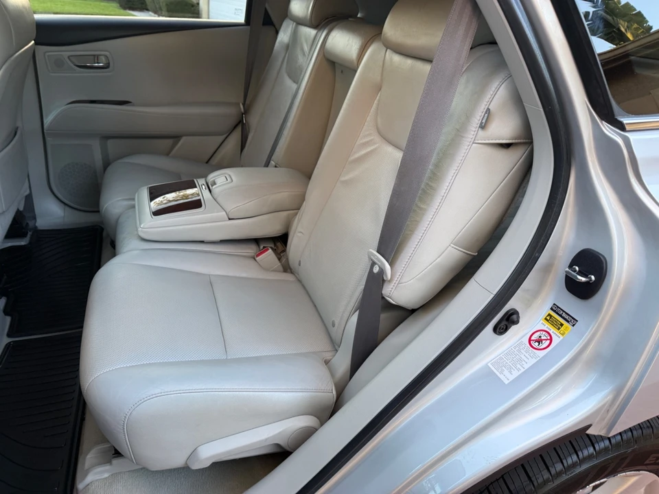 2010 Lexus RX 3rd Gen - Image 18 of 21