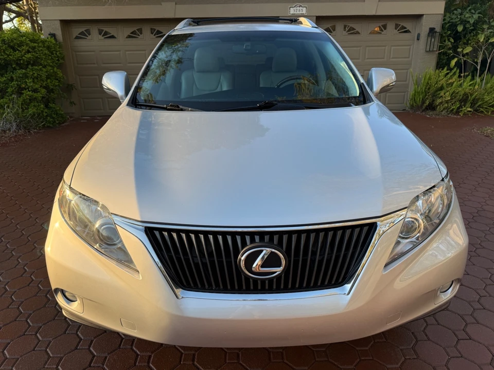 2010 Lexus RX 3rd Gen - Image 10 of 21