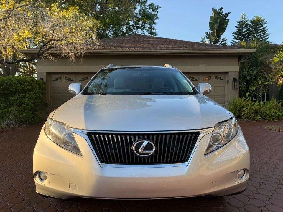 2010 Lexus RX 3rd Gen - Image 9 of 21