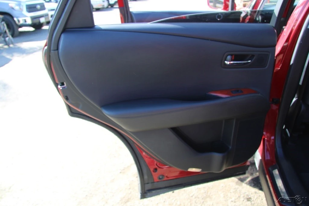 2010 Lexus RX 3rd Gen - Image 19 of 21