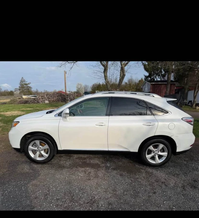 2010 Lexus RX 3rd Gen - Image 6 of 9