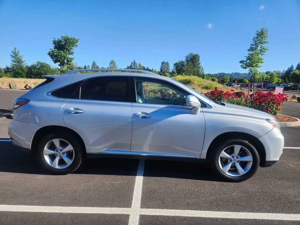 2010 Lexus RX 3rd Gen - Image 4 of 20