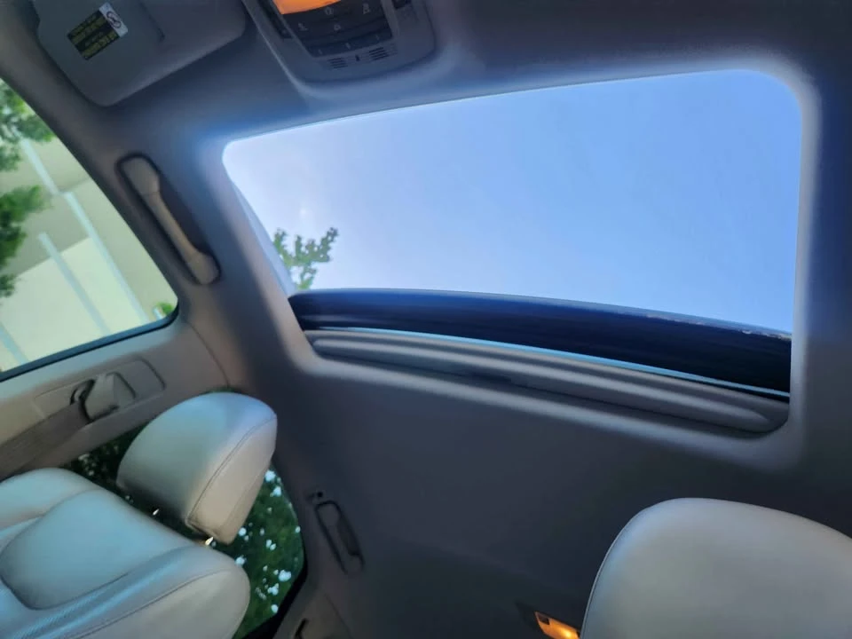 2010 Lexus RX 3rd Gen - Image 13 of 20